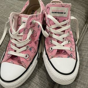 Womens size 6 pink hello kitty converse. Great used condition.